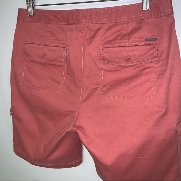 L.L. Bean Shorts‎ Women’s Size 10 US Pink Rose Chino Favourite Fit Cargo Long - Picture 7 of 8